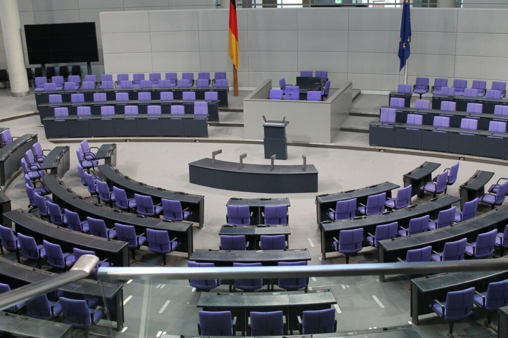 Sitzungssaal-Bundestag-von-Innen-Plenum